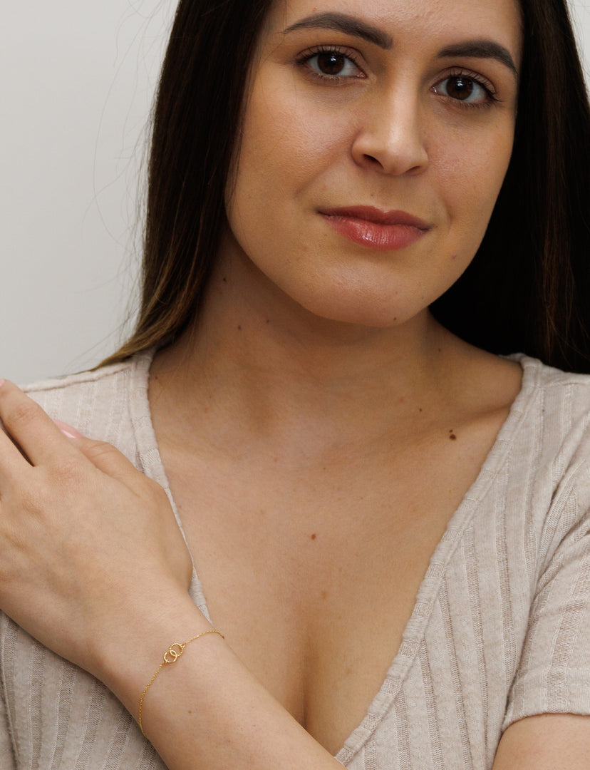 14 Karat Gold Interlock Circle Bracelet