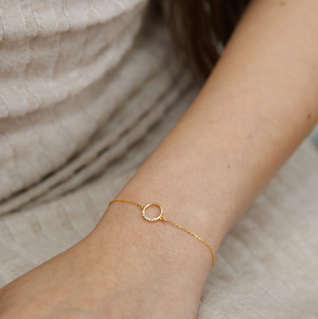 HERSHE, 14 Karat Solid Gold CZ Circle Bracelet
