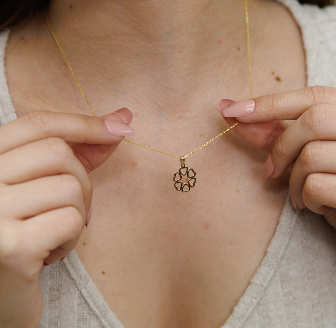 HERSHE, 14 Karat Gold Flower Heart Pendant Necklace
