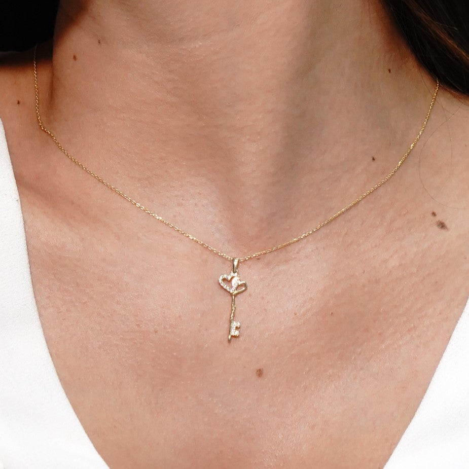 HERSHE, Double Hearts Key Necklace with CZ in 14 Karat Gold