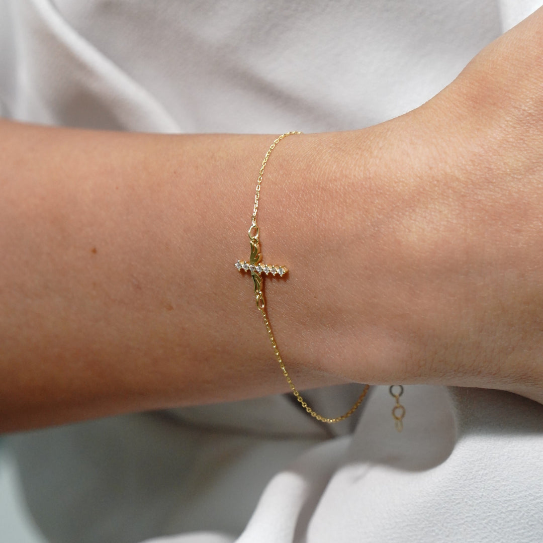 HERSHE , Angel Wing Cross Bracelet, 14 Karat Solid Gold