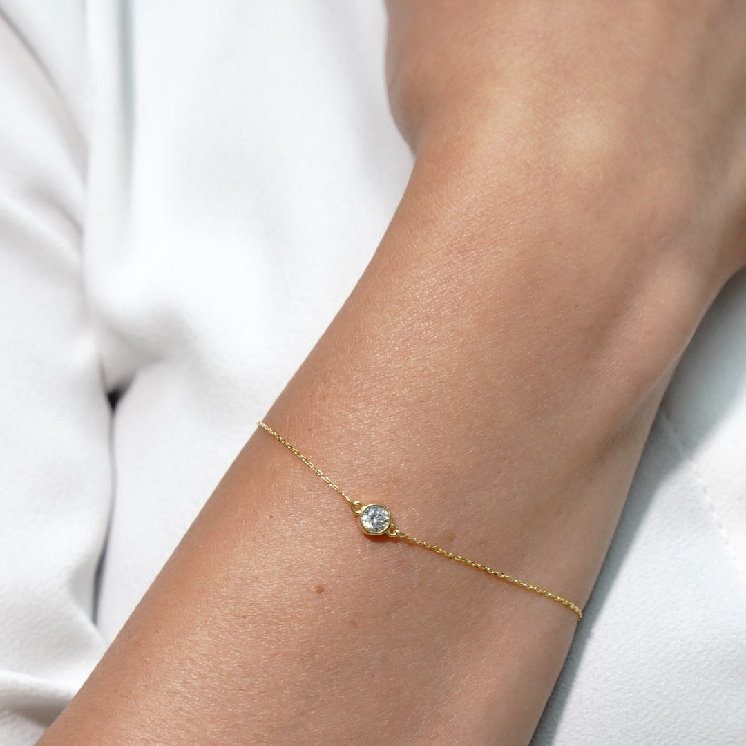 HERSHE, 14 Karat Gold Solitary CZ Bezel Set Bracelet.